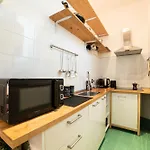 Near The Pope Stylish Apartment Metro A