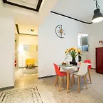 Near The Pope Stylish Apartment Metro A